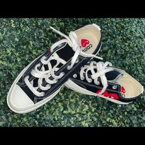 cdg converse (box not included 🤦🏾‍♀️)